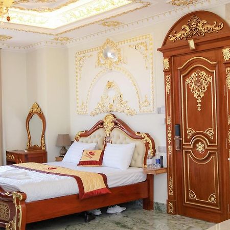 Tri Tam Hotel - Khach San Tri Tam Ben Luc ภายนอก รูปภาพ