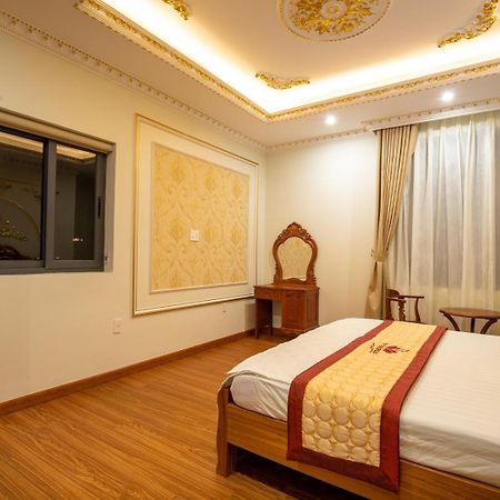 Tri Tam Hotel - Khach San Tri Tam Ben Luc ภายนอก รูปภาพ