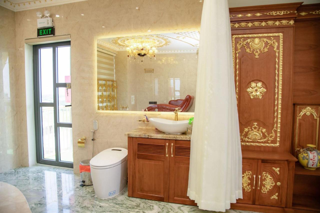 Tri Tam Hotel - Khach San Tri Tam Ben Luc ภายนอก รูปภาพ