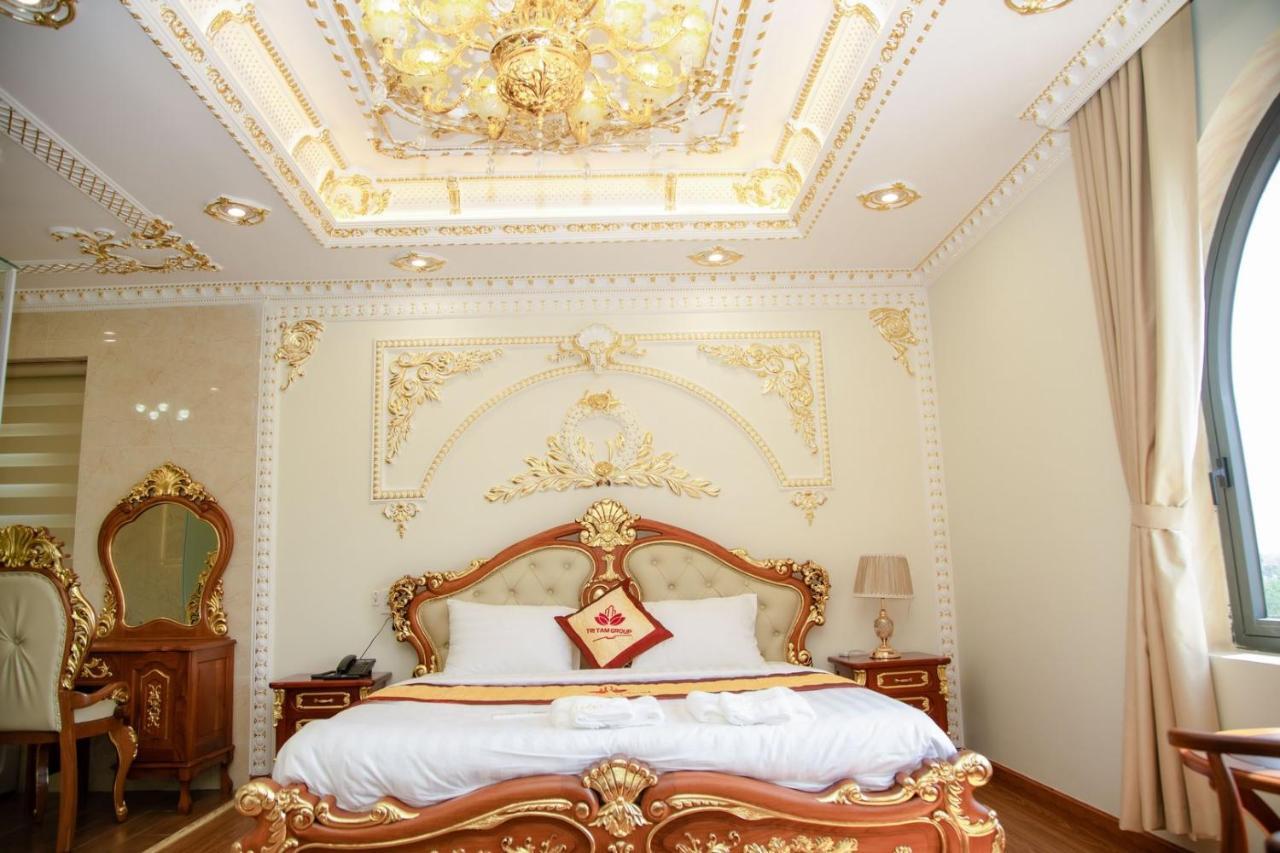 Tri Tam Hotel - Khach San Tri Tam Ben Luc ภายนอก รูปภาพ