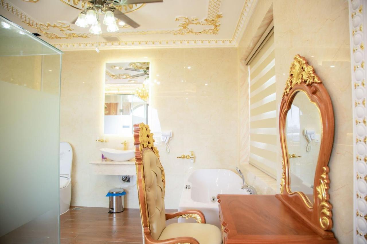 Tri Tam Hotel - Khach San Tri Tam Ben Luc ภายนอก รูปภาพ