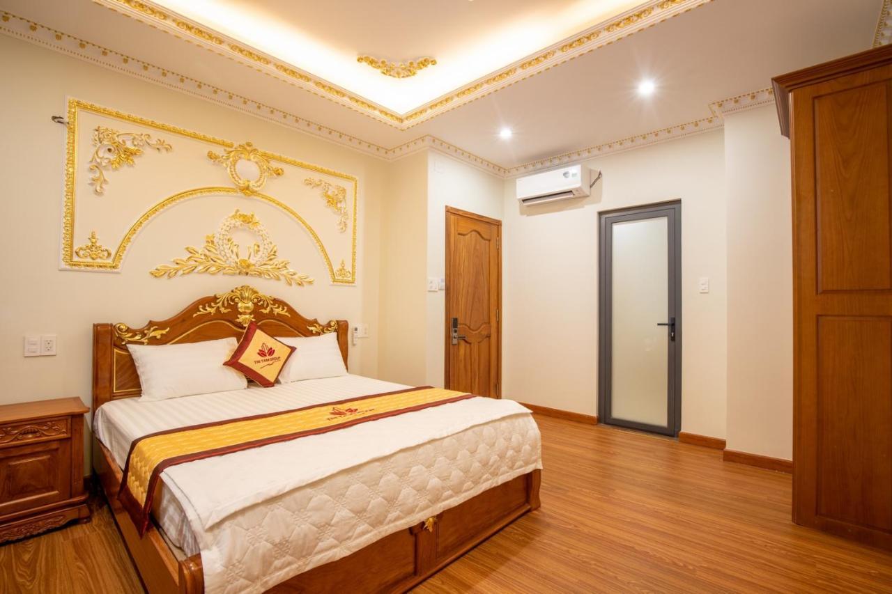 Tri Tam Hotel - Khach San Tri Tam Ben Luc ภายนอก รูปภาพ
