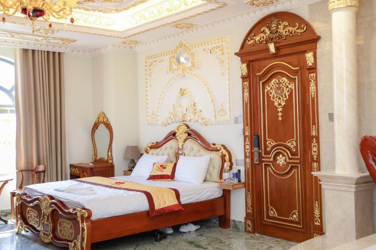 Tri Tam Hotel - Khach San Tri Tam Ben Luc ภายนอก รูปภาพ