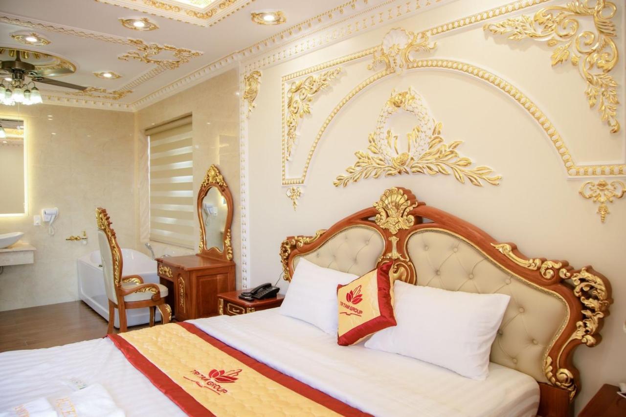 Tri Tam Hotel - Khach San Tri Tam Ben Luc ภายนอก รูปภาพ