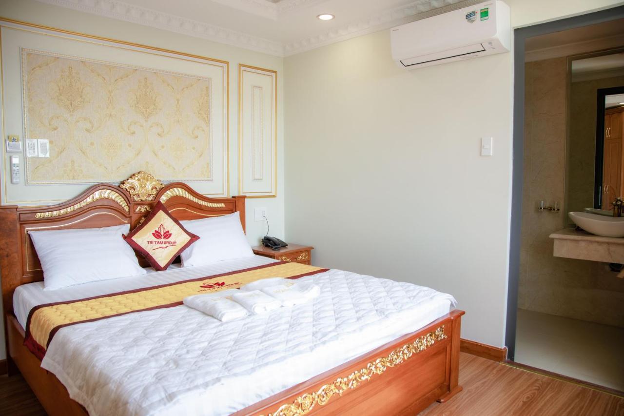 Tri Tam Hotel - Khach San Tri Tam Ben Luc ภายนอก รูปภาพ