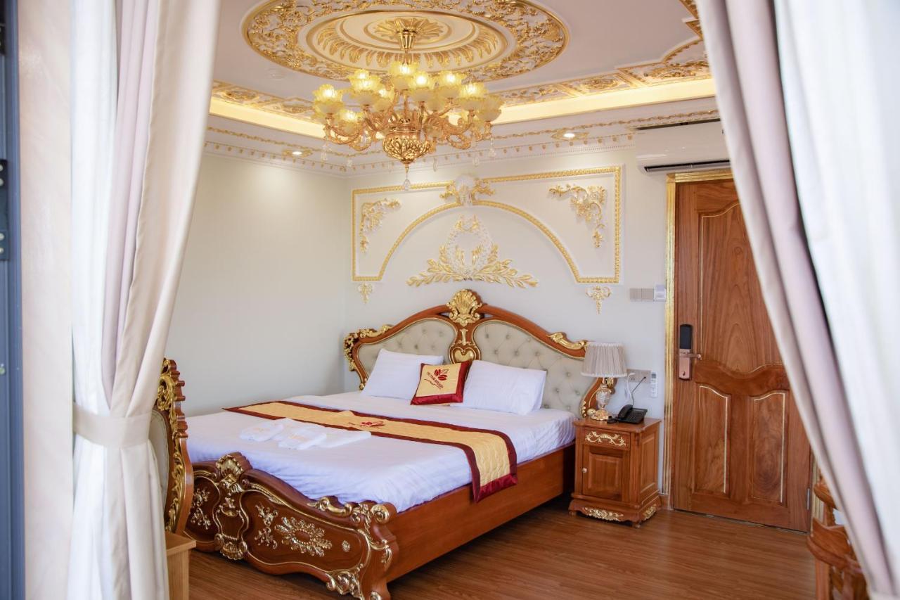 Tri Tam Hotel - Khach San Tri Tam Ben Luc ภายนอก รูปภาพ