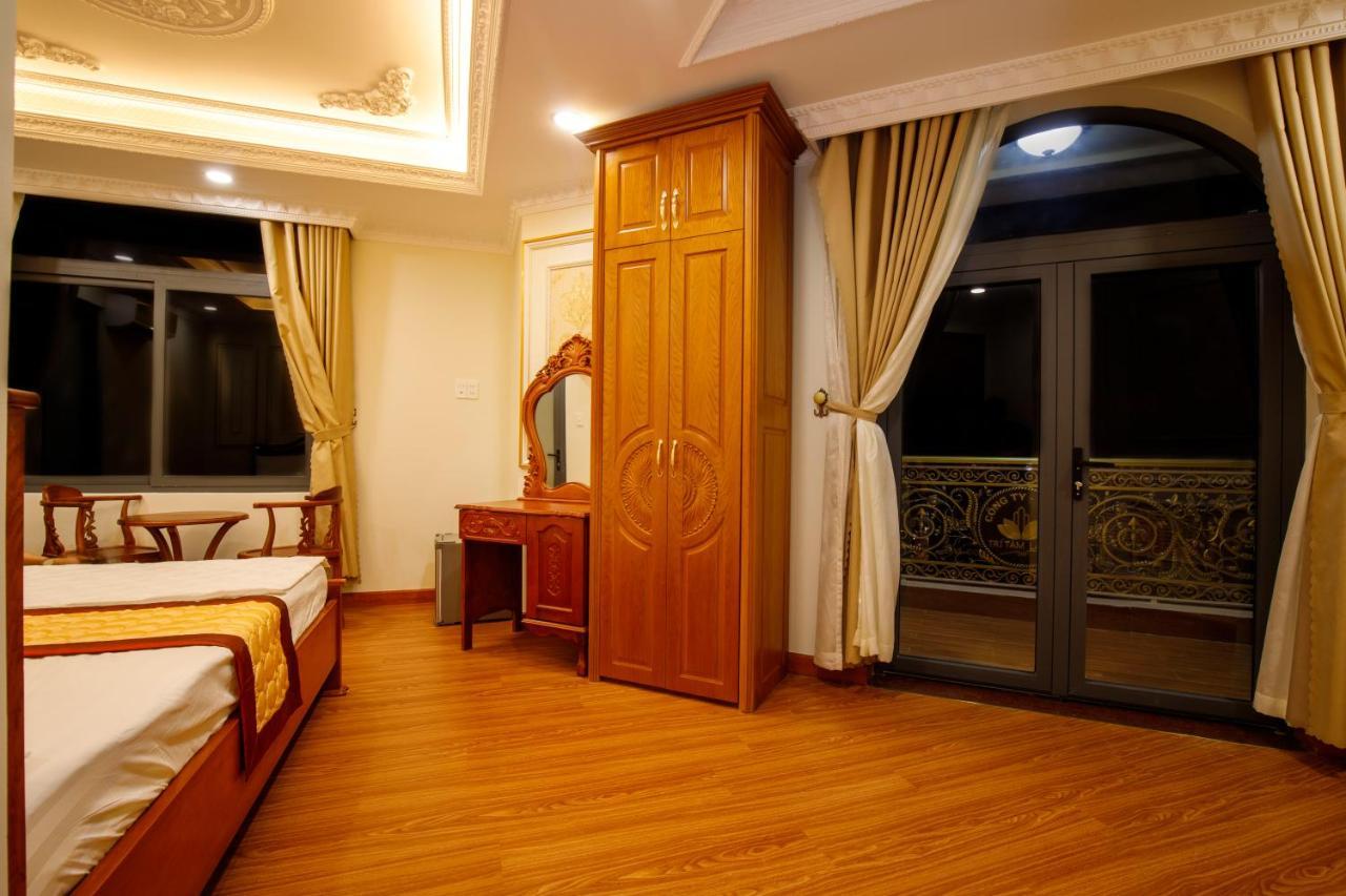 Tri Tam Hotel - Khach San Tri Tam Ben Luc ภายนอก รูปภาพ