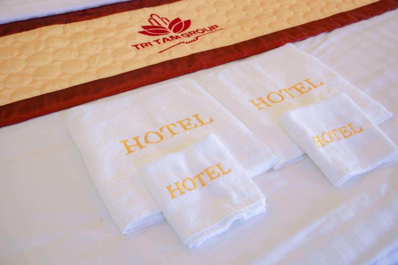 Tri Tam Hotel - Khach San Tri Tam Ben Luc ภายนอก รูปภาพ