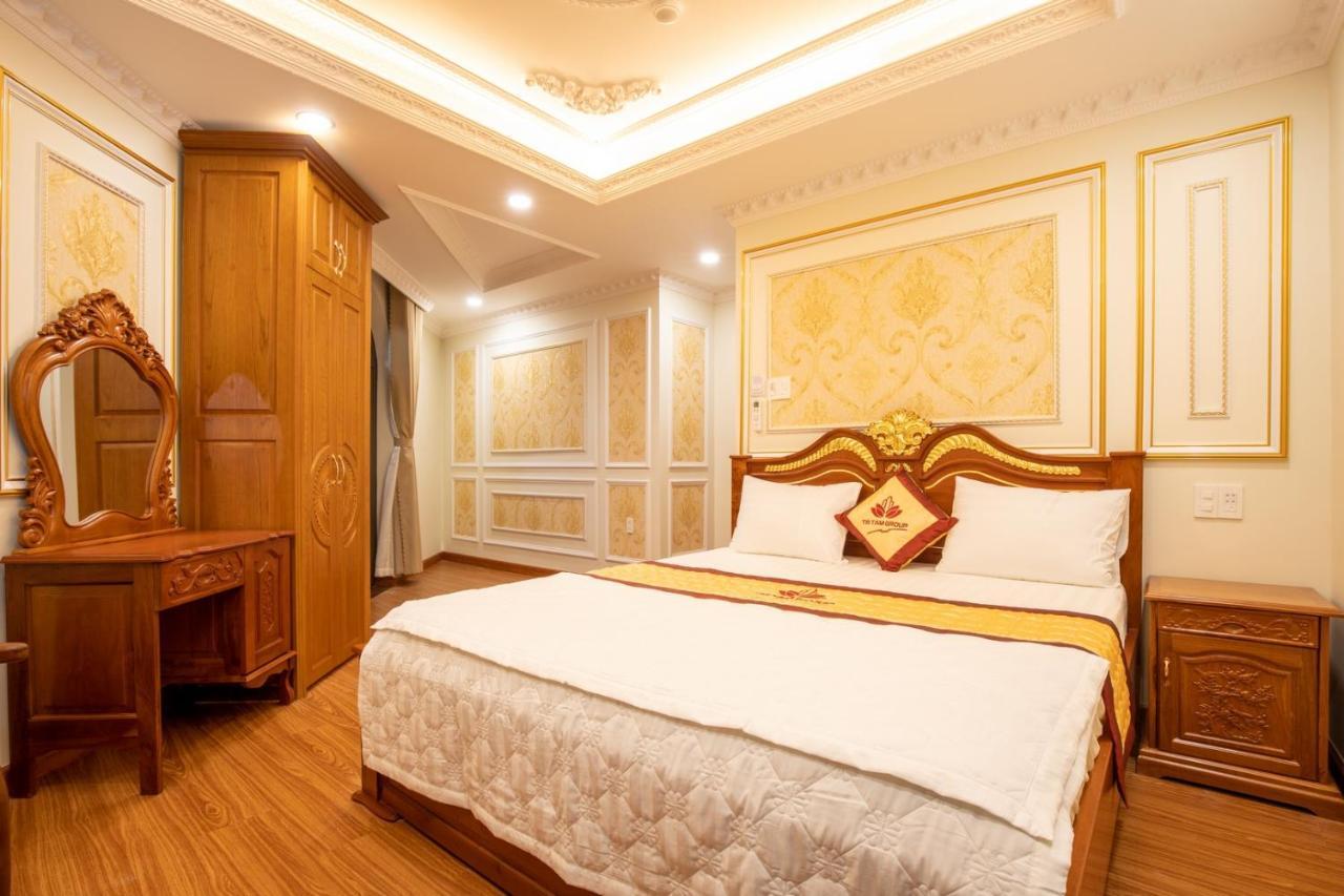 Tri Tam Hotel - Khach San Tri Tam Ben Luc ภายนอก รูปภาพ