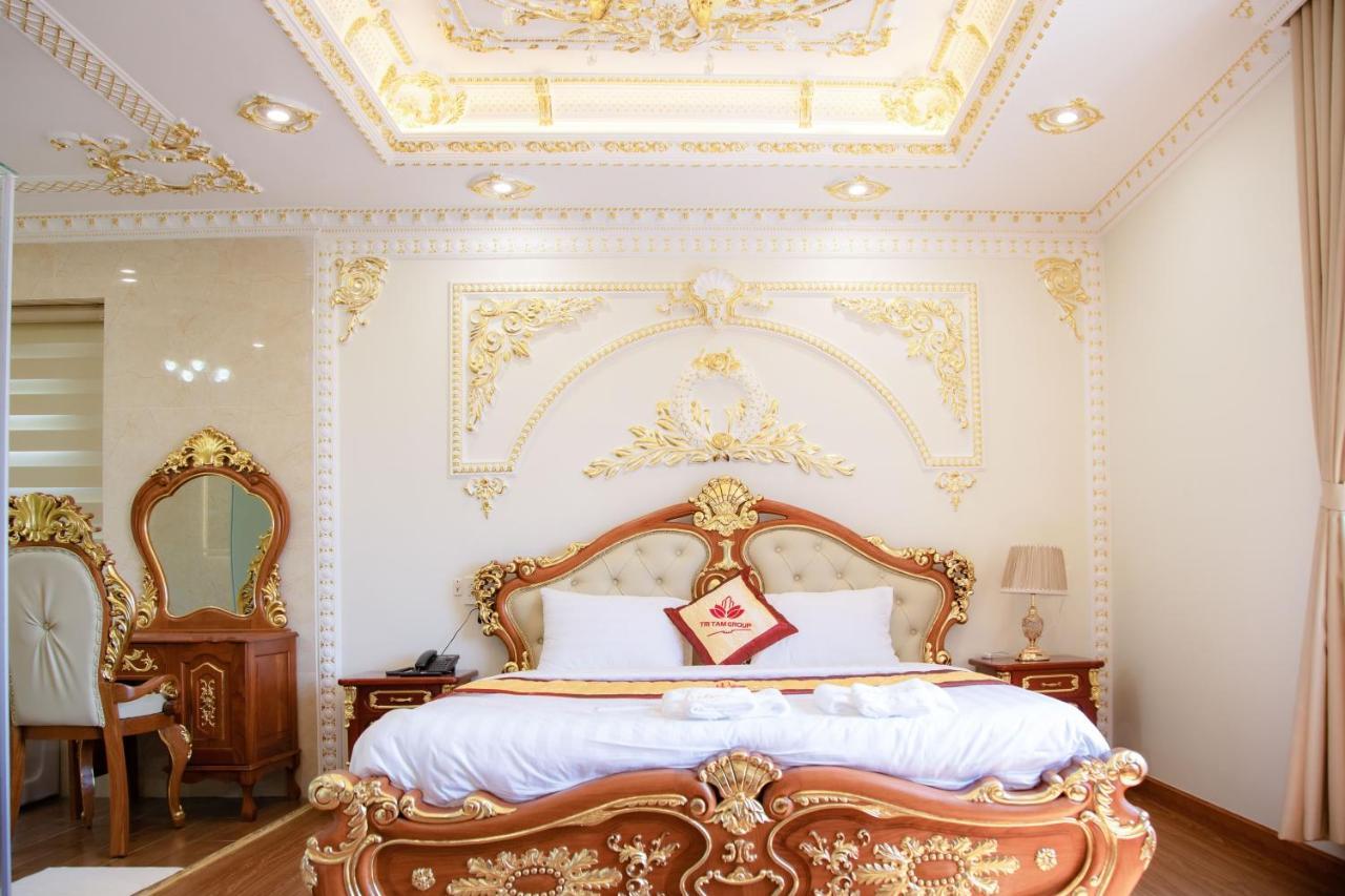 Tri Tam Hotel - Khach San Tri Tam Ben Luc ภายนอก รูปภาพ