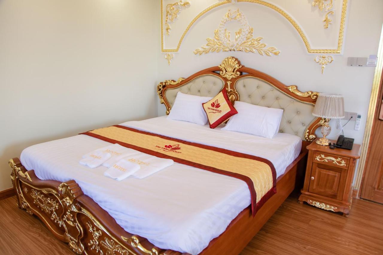 Tri Tam Hotel - Khach San Tri Tam Ben Luc ภายนอก รูปภาพ