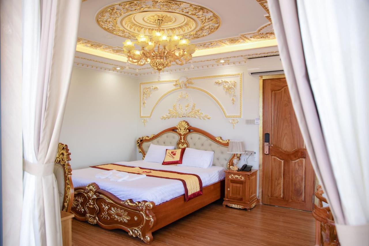Tri Tam Hotel - Khach San Tri Tam Ben Luc ภายนอก รูปภาพ