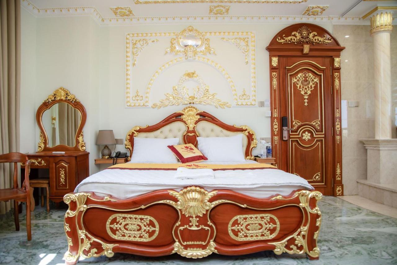 Tri Tam Hotel - Khach San Tri Tam Ben Luc ภายนอก รูปภาพ